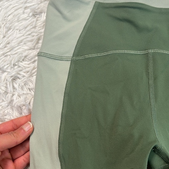 Lululemon Nulu Colour Block High-Rise Crop 23" Green Twill / Green Fern - Picture 4 of 9